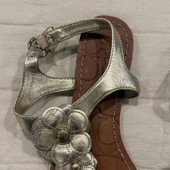 Coach Metallic Floral Sandals women’s size 8.5 - Picture 3 of 10